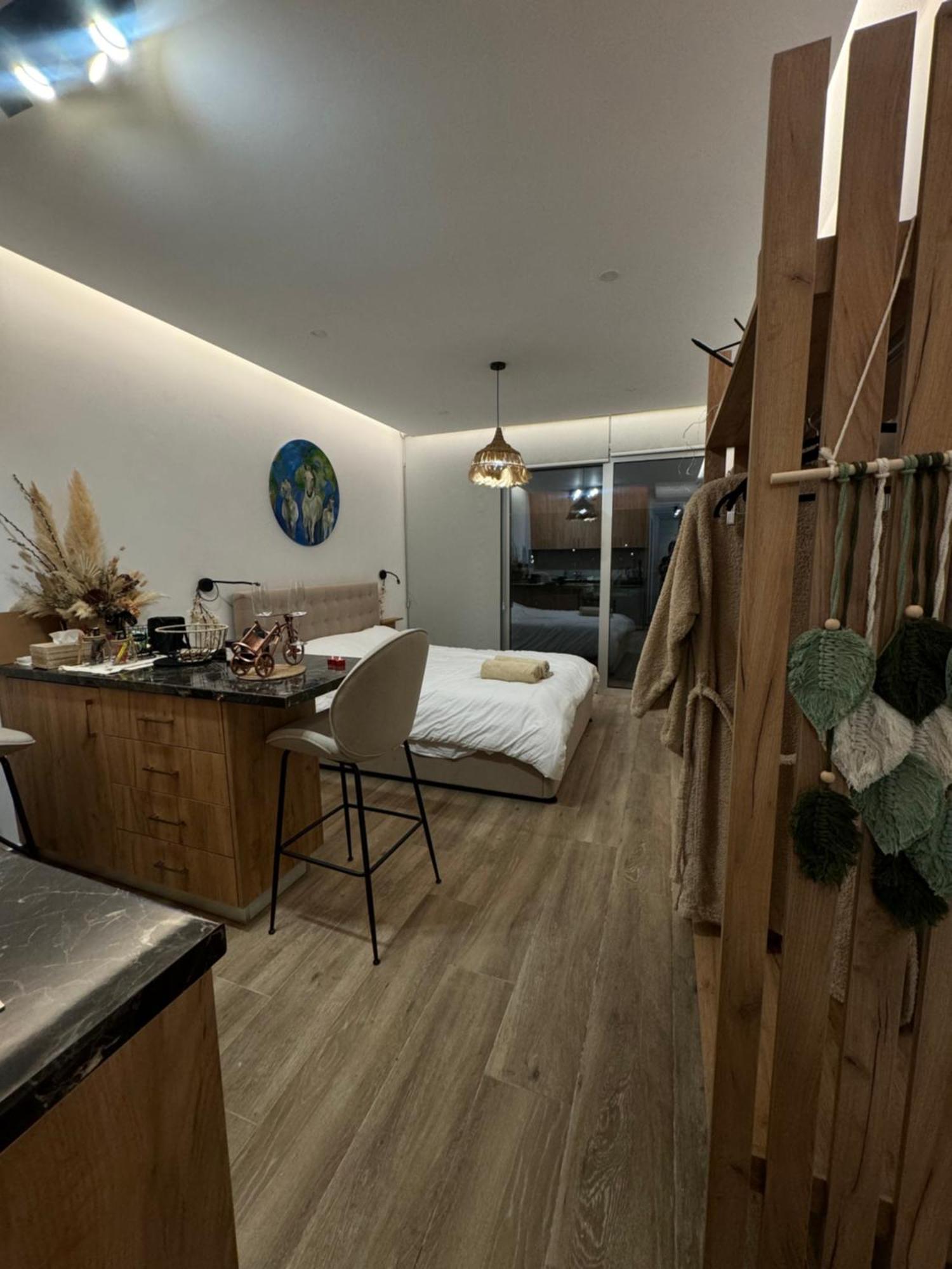 Appartement Bohemian Rhapsody à Paphos Extérieur photo